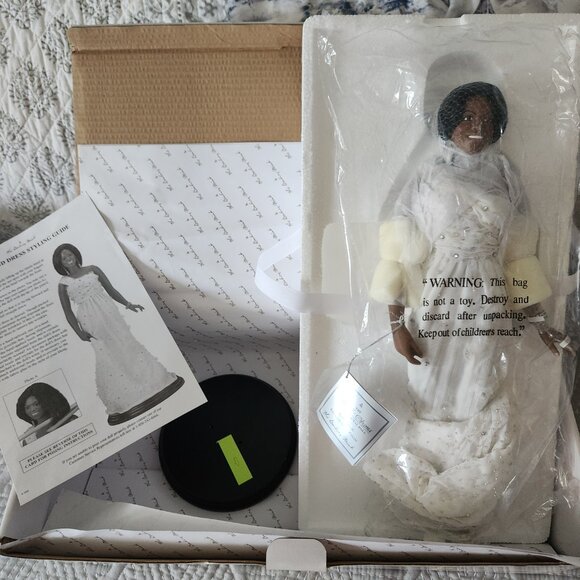 The Michelle Obama Inaugural Ball Porcelain Doll NIB The Danbury Mint 2009 White - Picture 11 of 11